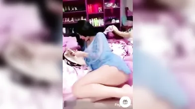 فيديو جورجينا درويش تلعب في بزازها الحليون فيديو