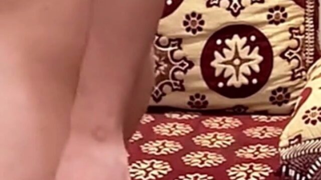 فيلم سكس لشرموطة مصرية بتتناك خلفي وتركب زب ابن عمها – سكس جديد فيديو