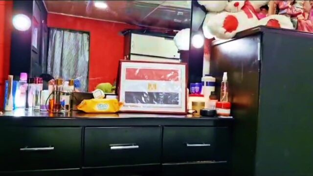 مصرية طيزها كبيرة بتمص لزبون غني وتتناك خلفي على السرير فيديو